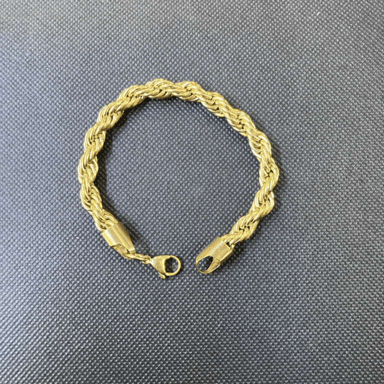 Titanio vs Acciaio Chirurgico: Quale Materiale Scegliere per i Gioielli? - Fluid Shop