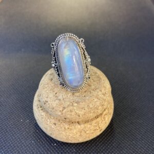 Anello con Pietra di Luna ovale