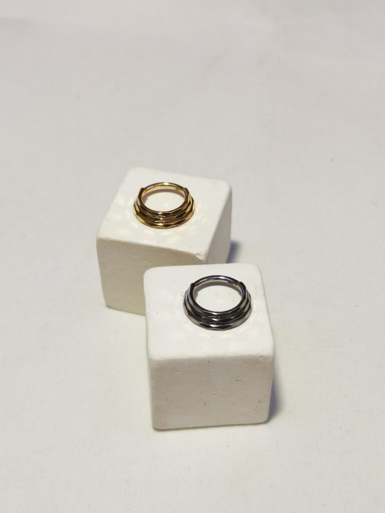 Guida Completa ai Tipi di Piercing: Orecchio, Naso, Ombelico e Labbro nel 2026 - Fluid Shop