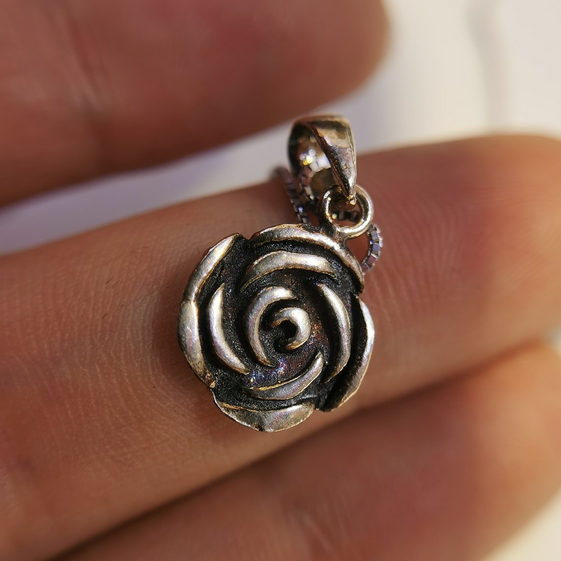 Collanina rosa - immagine 2