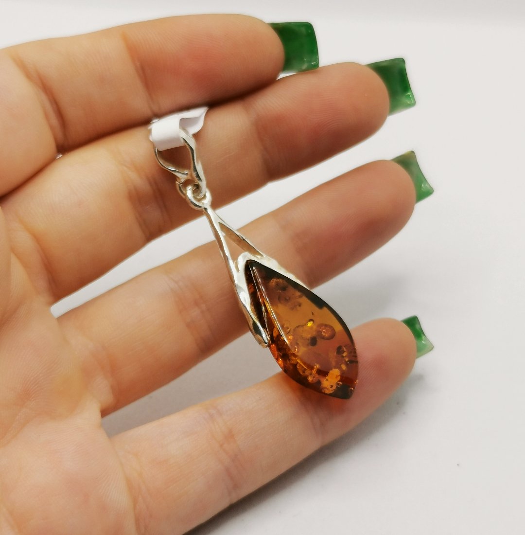 Drop shape amber pendant 3