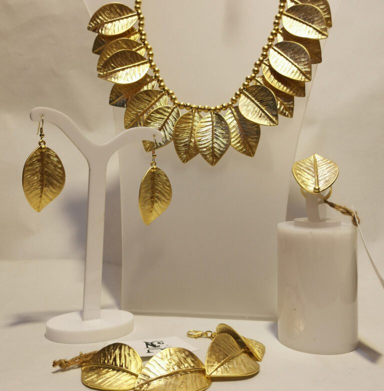 Come Conservare i Gioielli: 10 Errori Comuni che Rovinano Argento, Ottone e Pietre - Fluid Shop