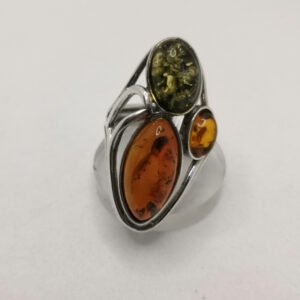 Anello con Ambra