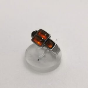 Anello con Ambra