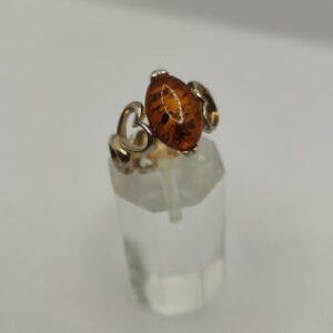 Anello con Ambra