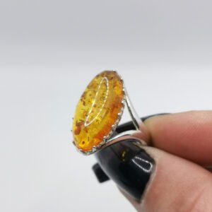 Anello con Ambra