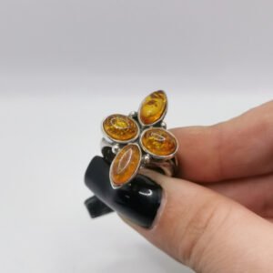 Anello con Ambra