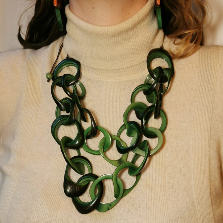 Avorio Vegetale (Tagua): Cos’è, Proprietà e Perché Sceglierlo per i Gioielli - Fluid Shop