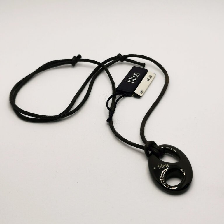 Piercing in Acciaio o Titanio: Quale Scegliere, Cura e Pulizia nel 2026 - Fluid Shop