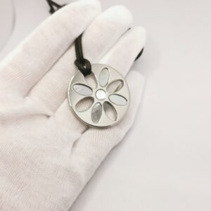 Flower Nacre Pendant