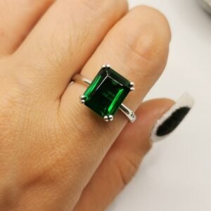 Anello taglio smeraldo