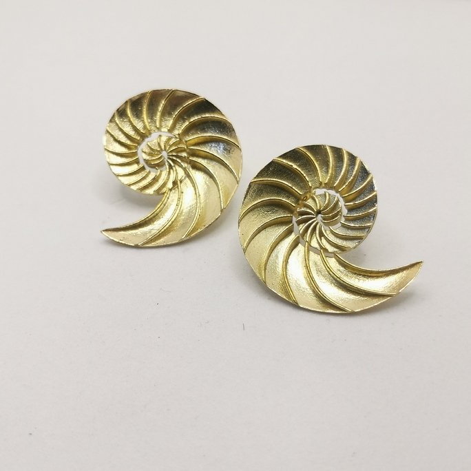 Nautilus earrings
