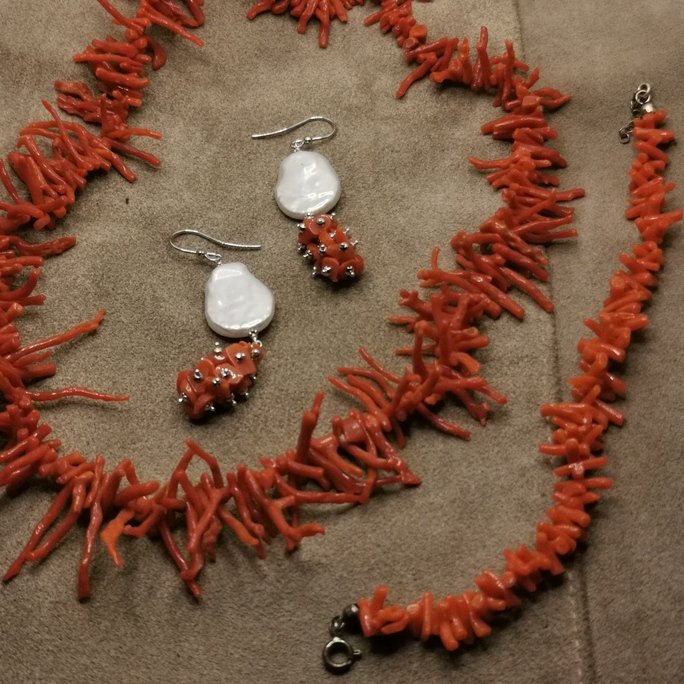 Coral set