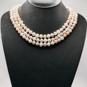 Collana artigianale triplo filo di perle naturali d'acqua dolce