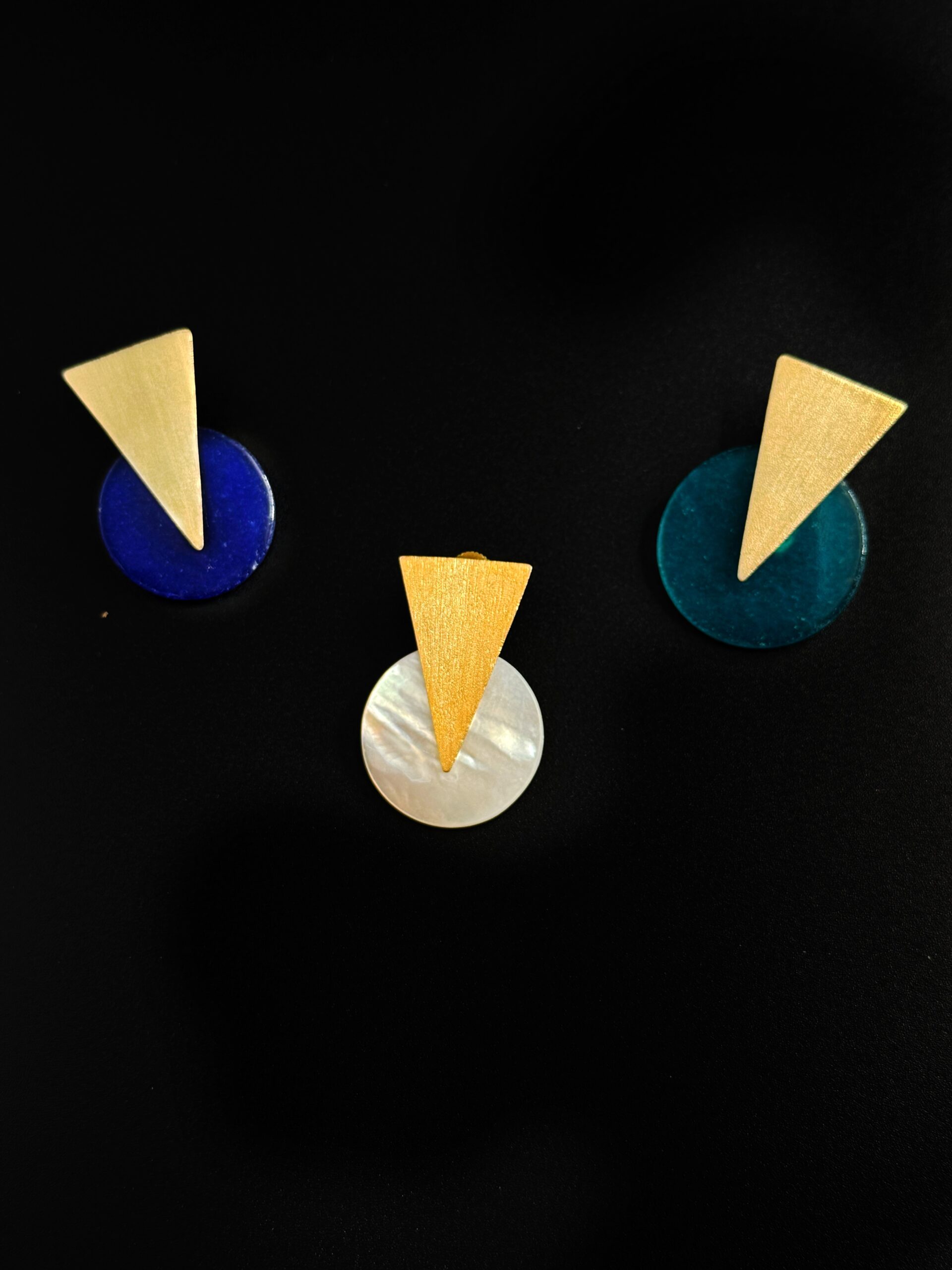 Orecchini Lobo Disco e Triangolo Ottone Placcato Oro 24K e Agata